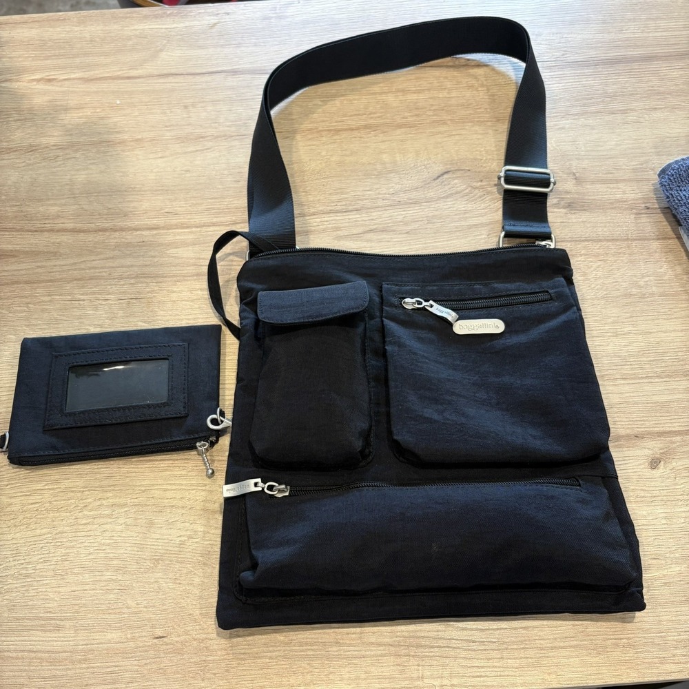 Baggallini Womens  CROSSBODY‎ Bag black zipper travel shopping bag NWOT